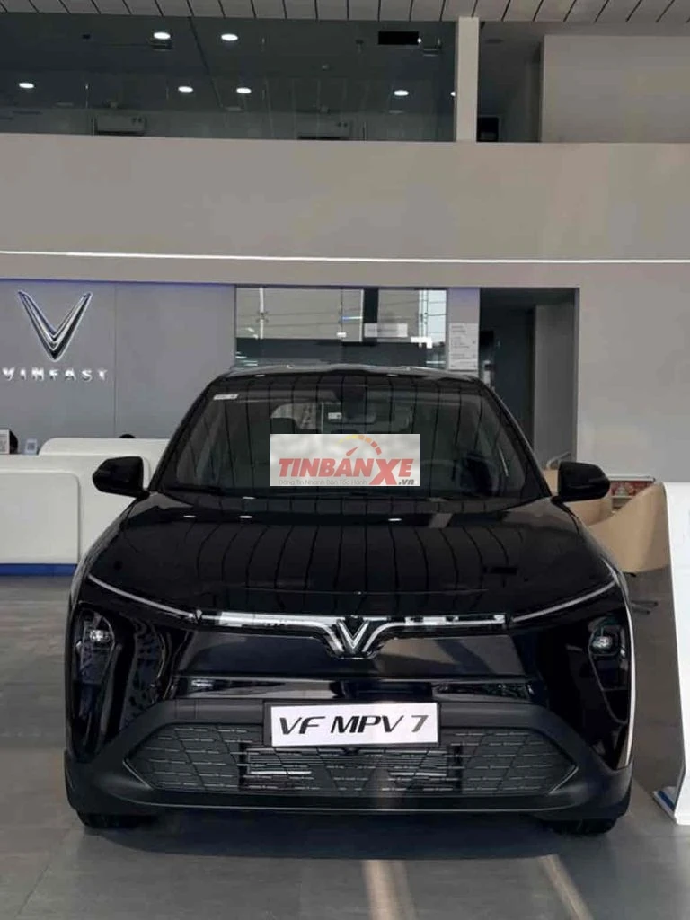 VinFast VF MPV 7 Đen - Trả trước chỉ từ 73Tr