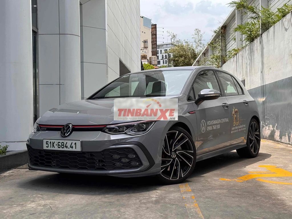 Thanh lý xe lái thử | VW Golf 2.0