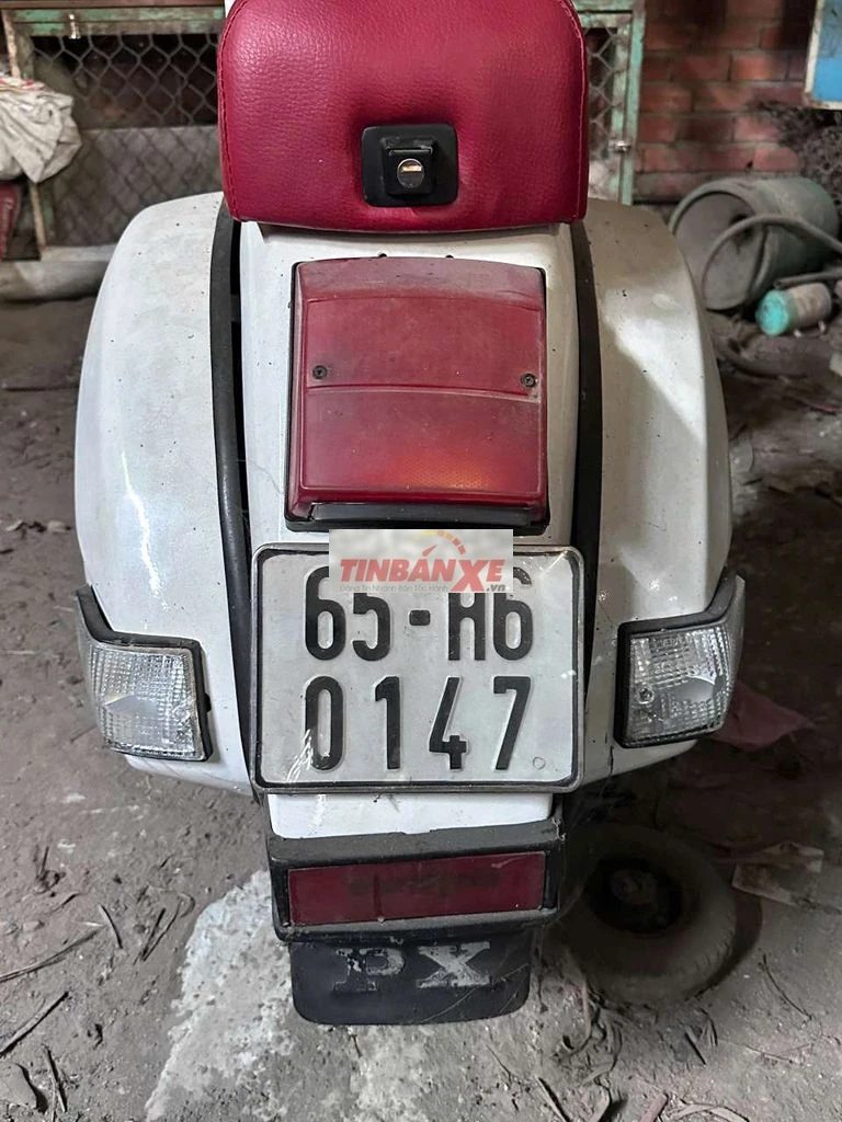 Piaggio Vespa PX Trắng Hợp pháp