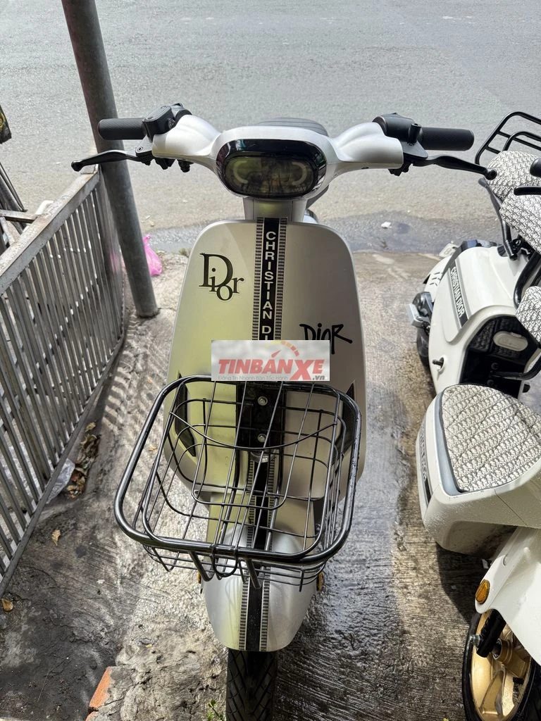 Xe đạp điện Yadea 2025 Bạc Mới 99%
