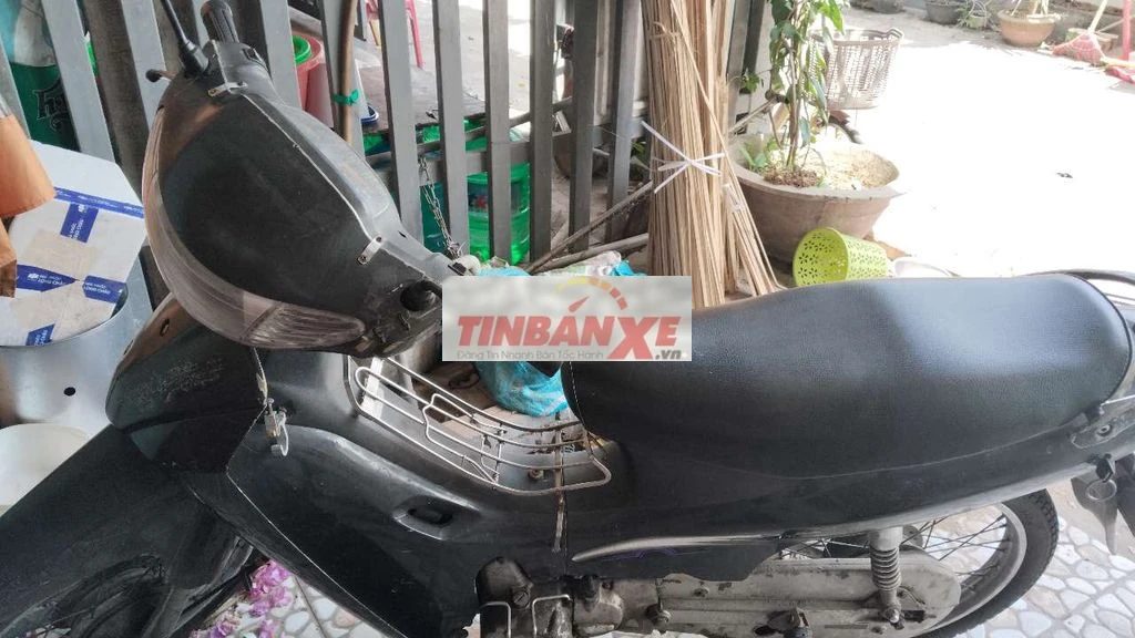 Xe máy màu Đen