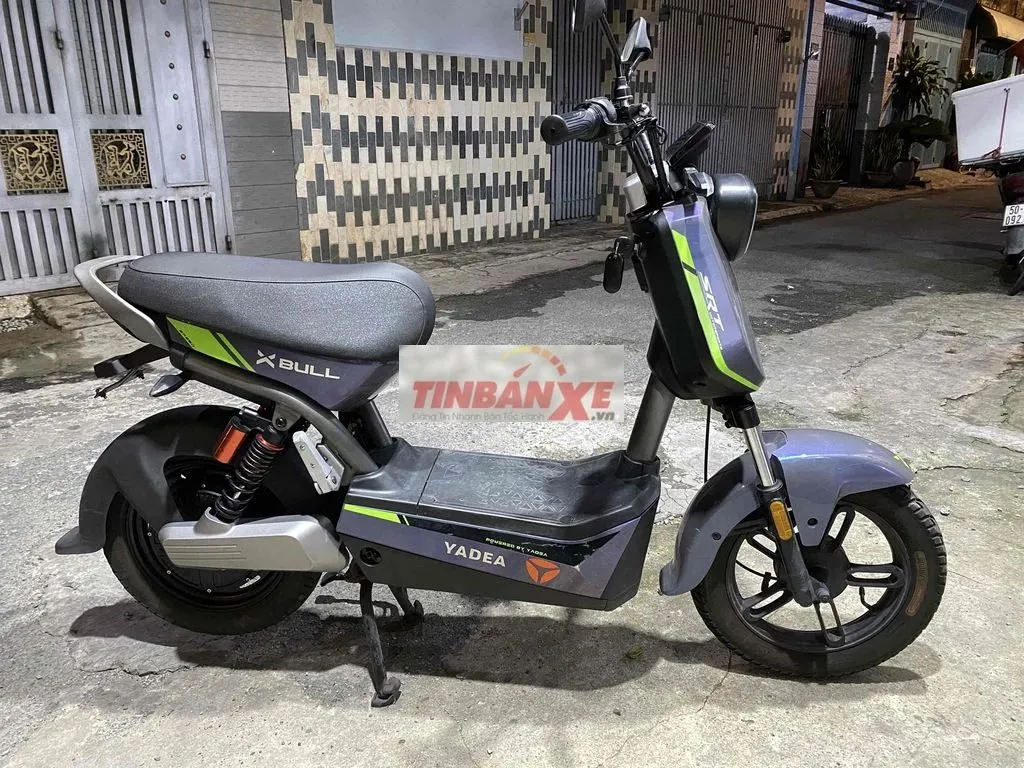 Xe máy điện Yadea Xbull Xám 5000 km