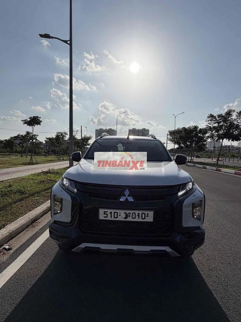 Mitsubishi Triton MIVEC Athlete 4x4 Trắng
