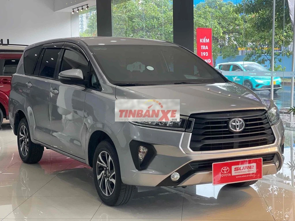 Cần bán Innova E số sàn 2021 Bạc Giá giảm sập sàn