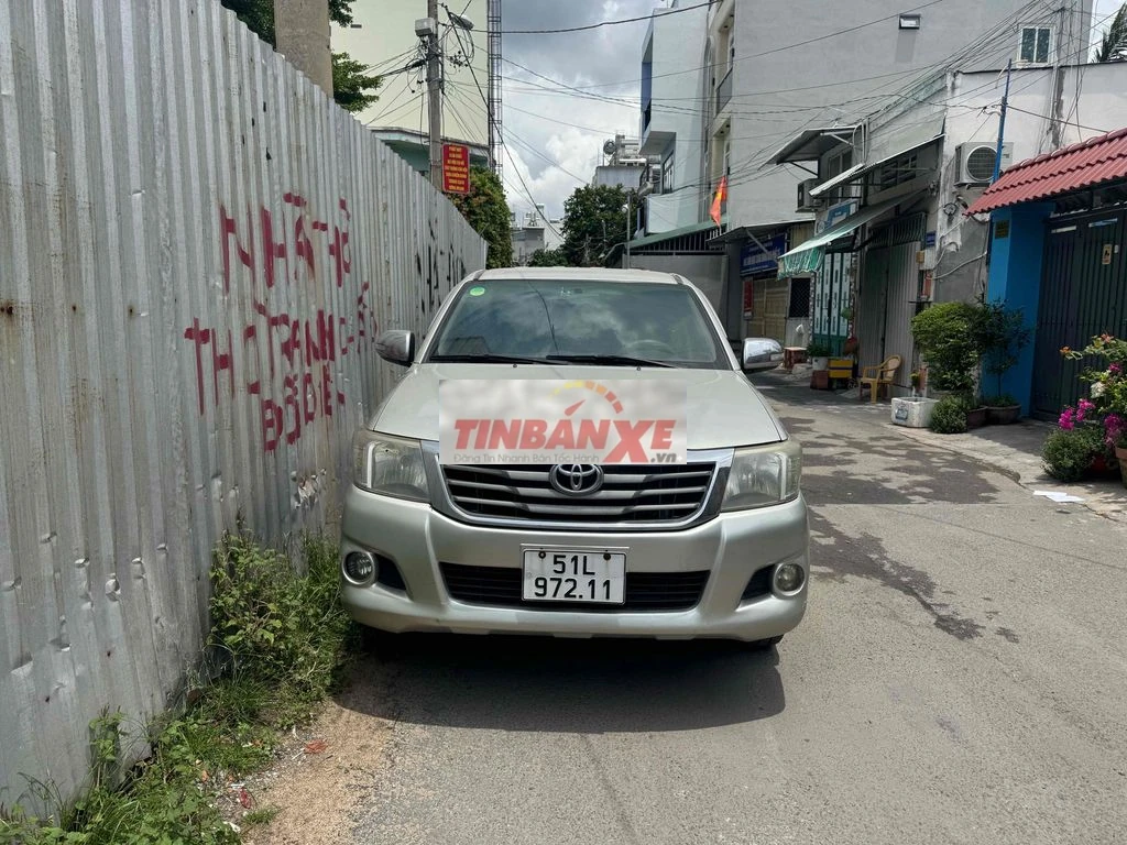 Toyota Hilux 2012 Số sàn máy dầu