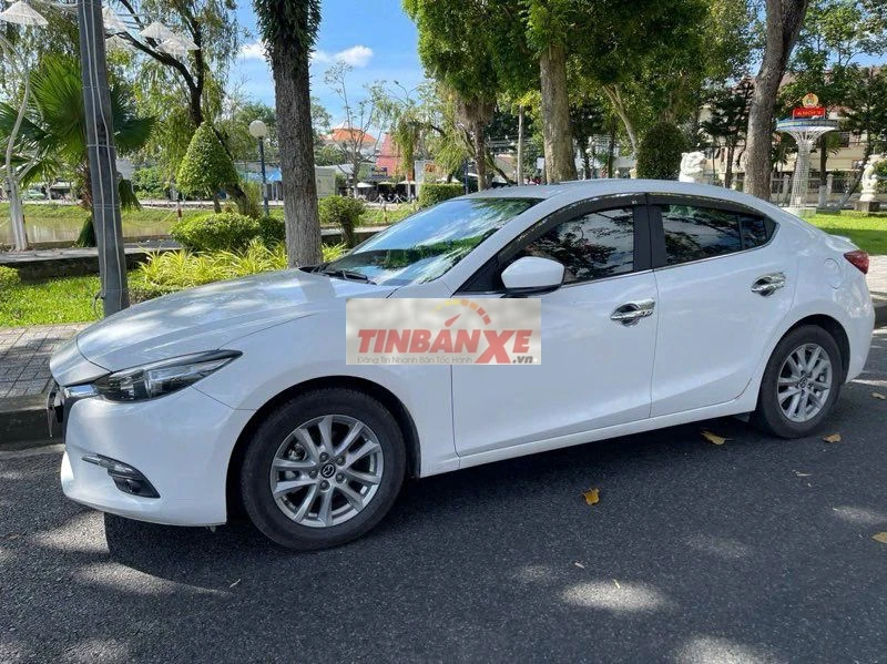 Mazda Mazda 3 2017 Trắng 10 vạn