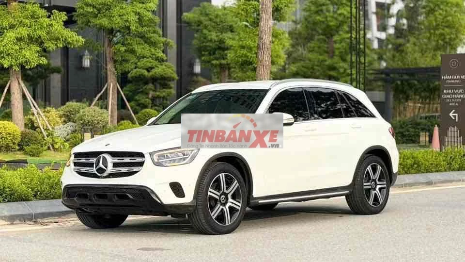 Mercedes-Benz GLC 200 4Matic 2021 Trắng siêu đẹp