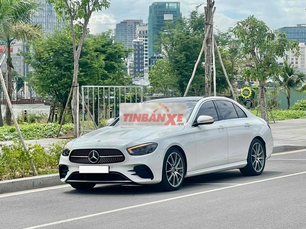Mercedes-Benz E300 AMG 2022 Trắng 43.000 km