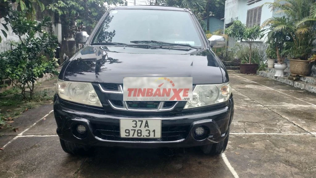 Isuzu Hi-Lander máy dầu 7 chỗ