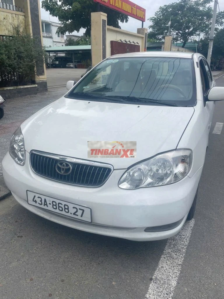 Toyota Corolla Altis Trắng 5 chỗ Sàn