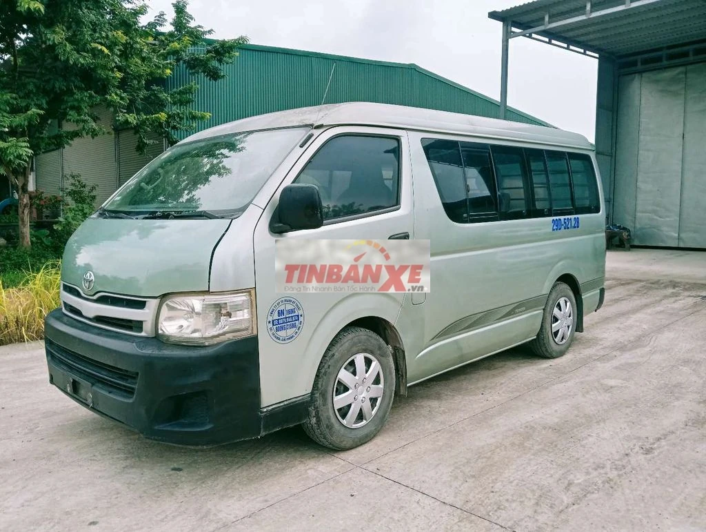 Toyota 2010 Máy dầu. van 6 chỗ
