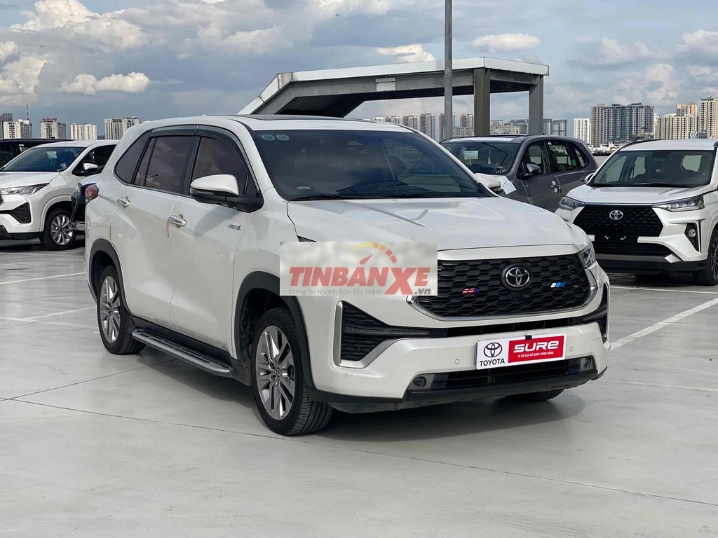 Toyota Innova Cross Hybrid 2023 Trắng - 50.000 km