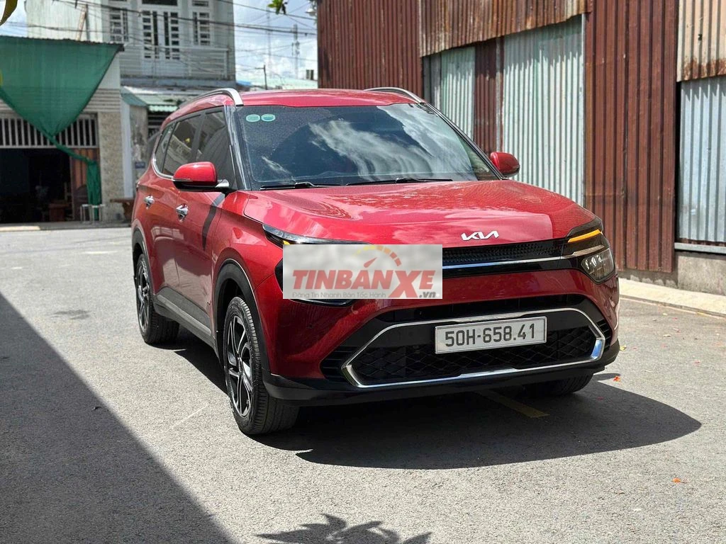 Kia Carens Luxury 2025 Màu đỏ