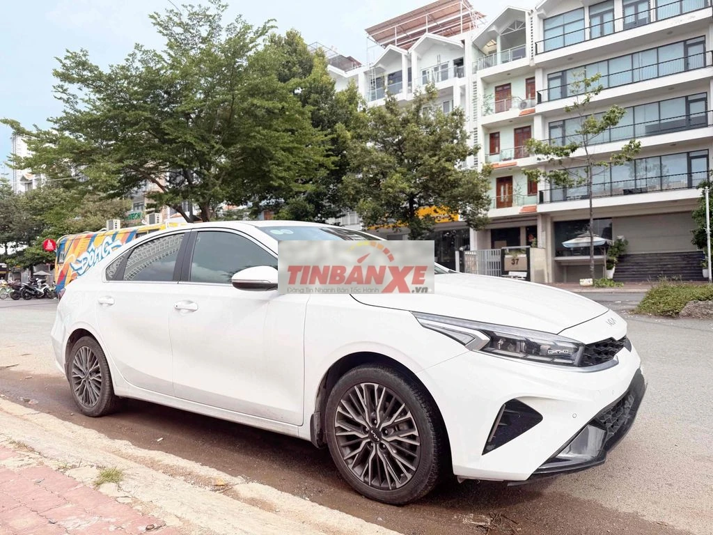 Kia K3 1.6 Premium 2022 Trắng 5 chỗ