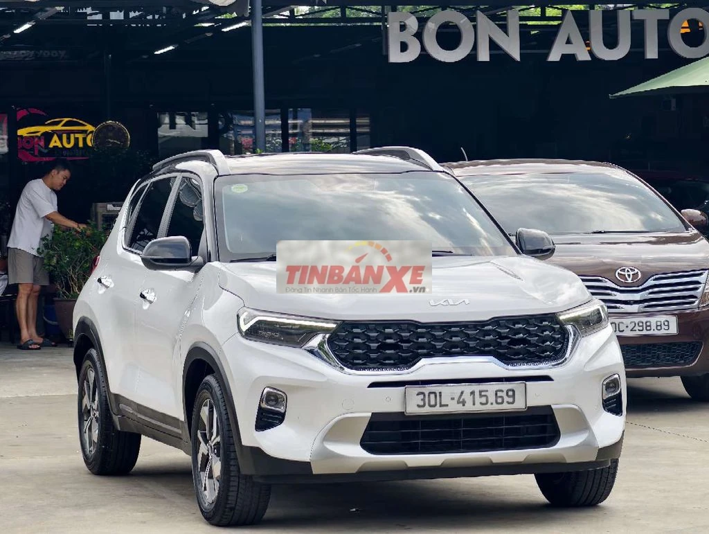 Kia Sonet premium 2023 trắng 3 vạn