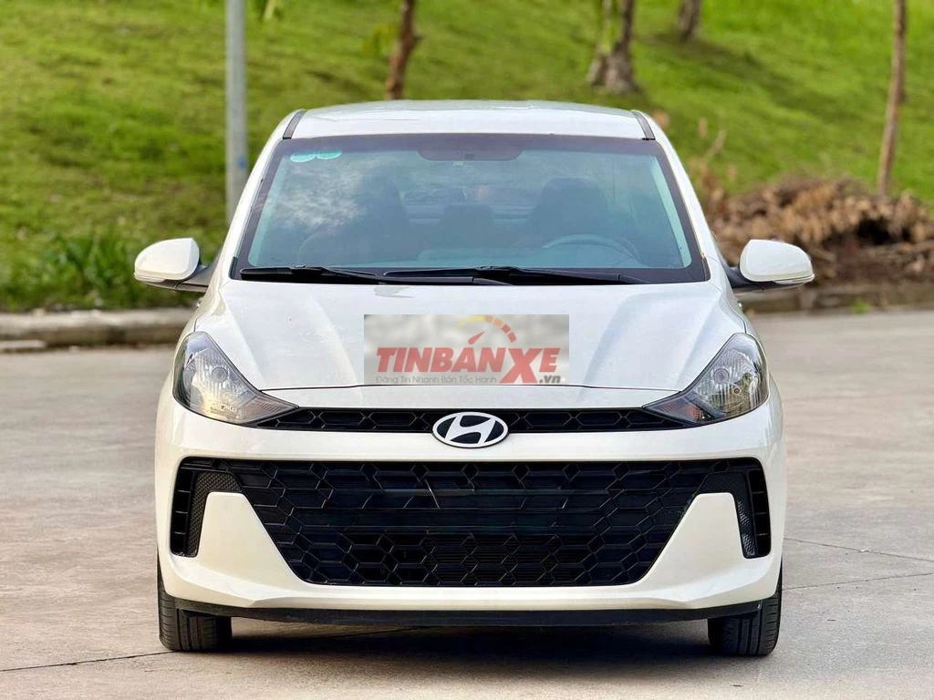 Hyundai I10 1.2AT 2024 30000 km Trắng Tự động