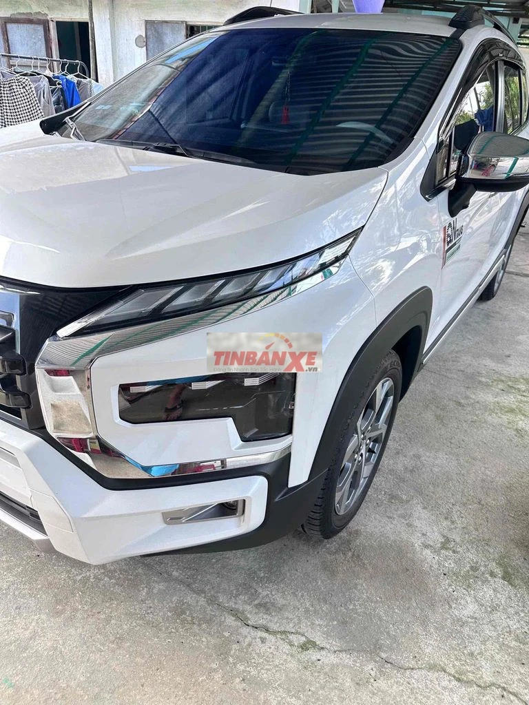 Mitsubishi Xpander Cross 2025 Trắng 7 chỗ