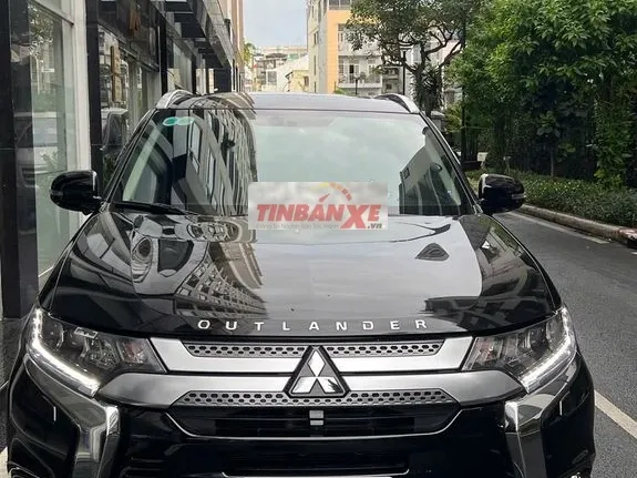 Mitsubishi Outlander 2021 Đen Premium 2.0 CVT
