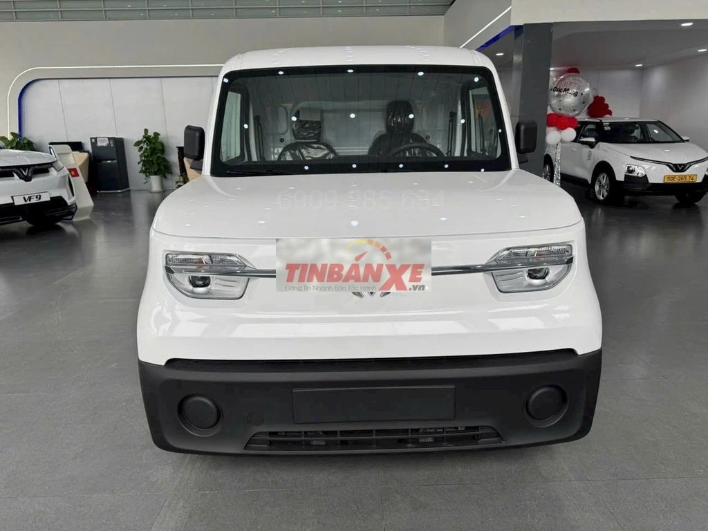 VinFast EC Van Xe điện đa năng màu Trắng
