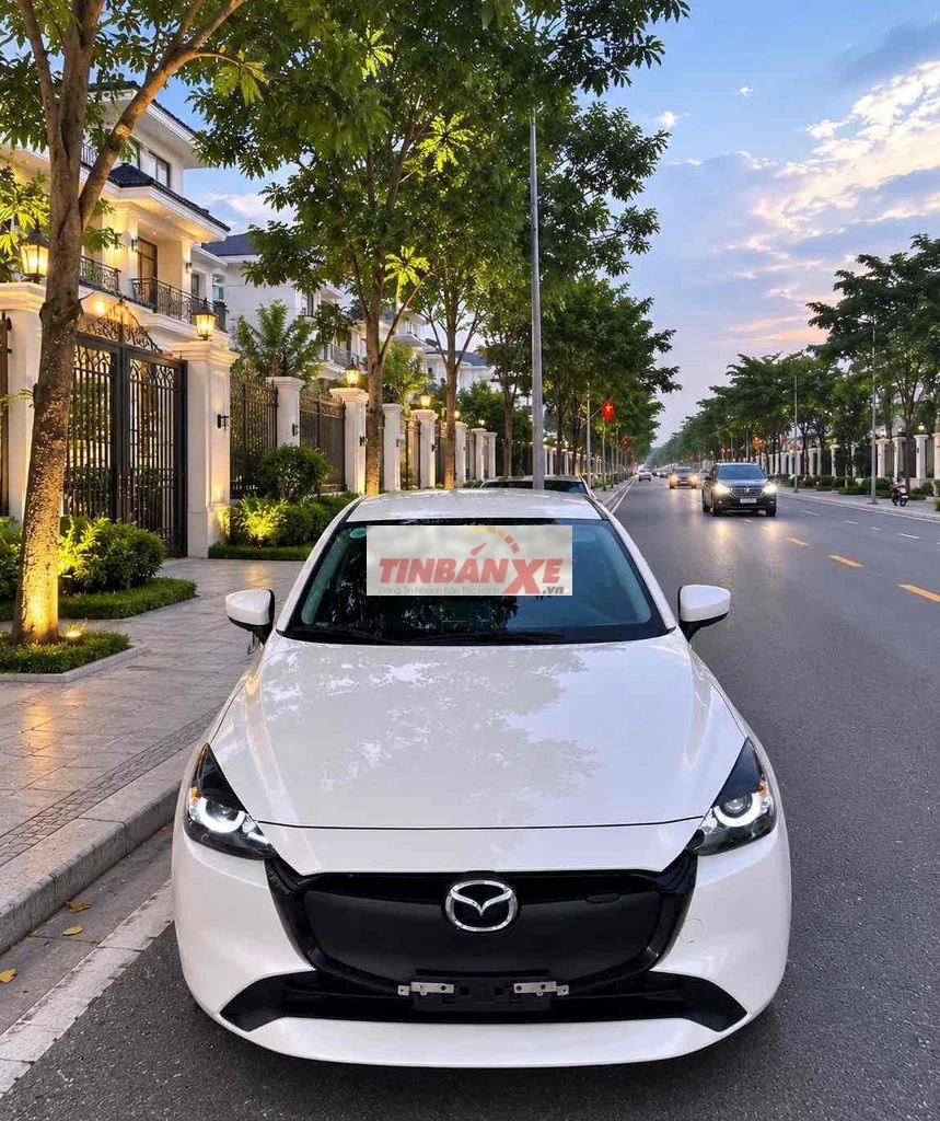 Mazda Mazda 2 2024 Trắng 42.000 km Tự động