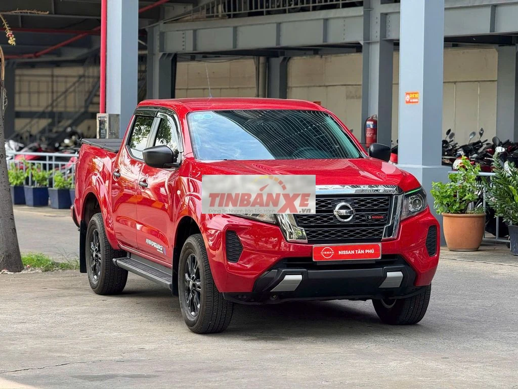 Nissan Navara EL 2024 Đỏ 14.000 km