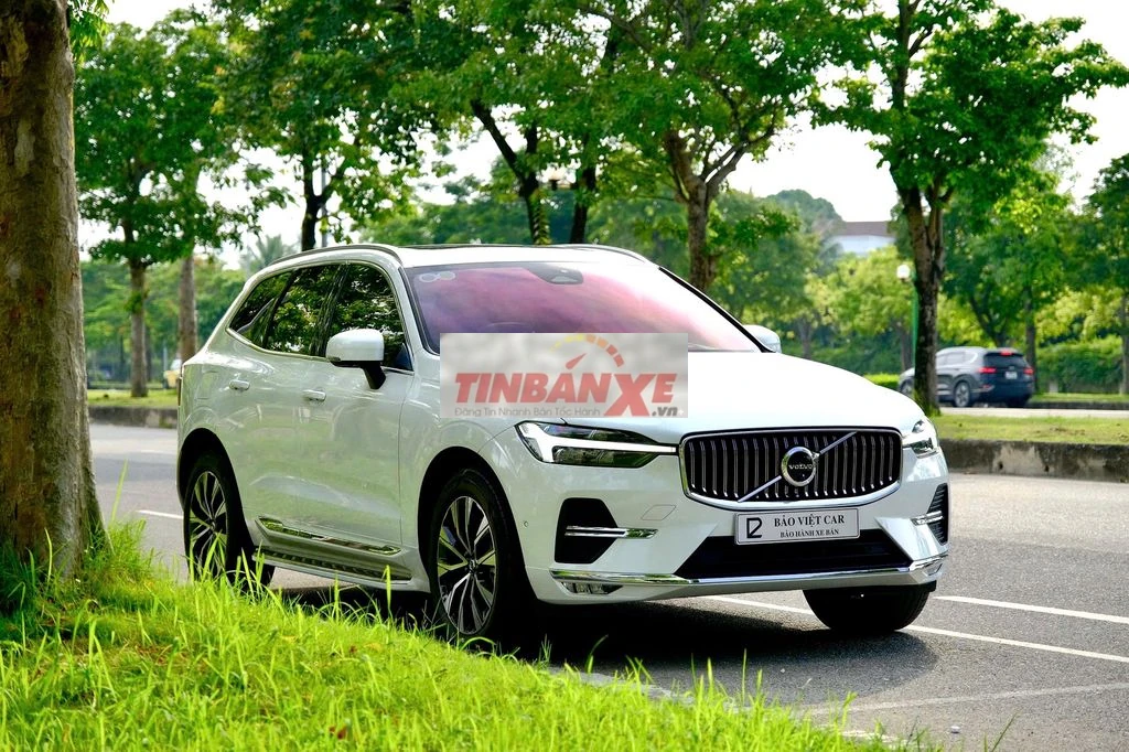 Volvo XC60 B6 Mild Hybrid 2024 Trắng