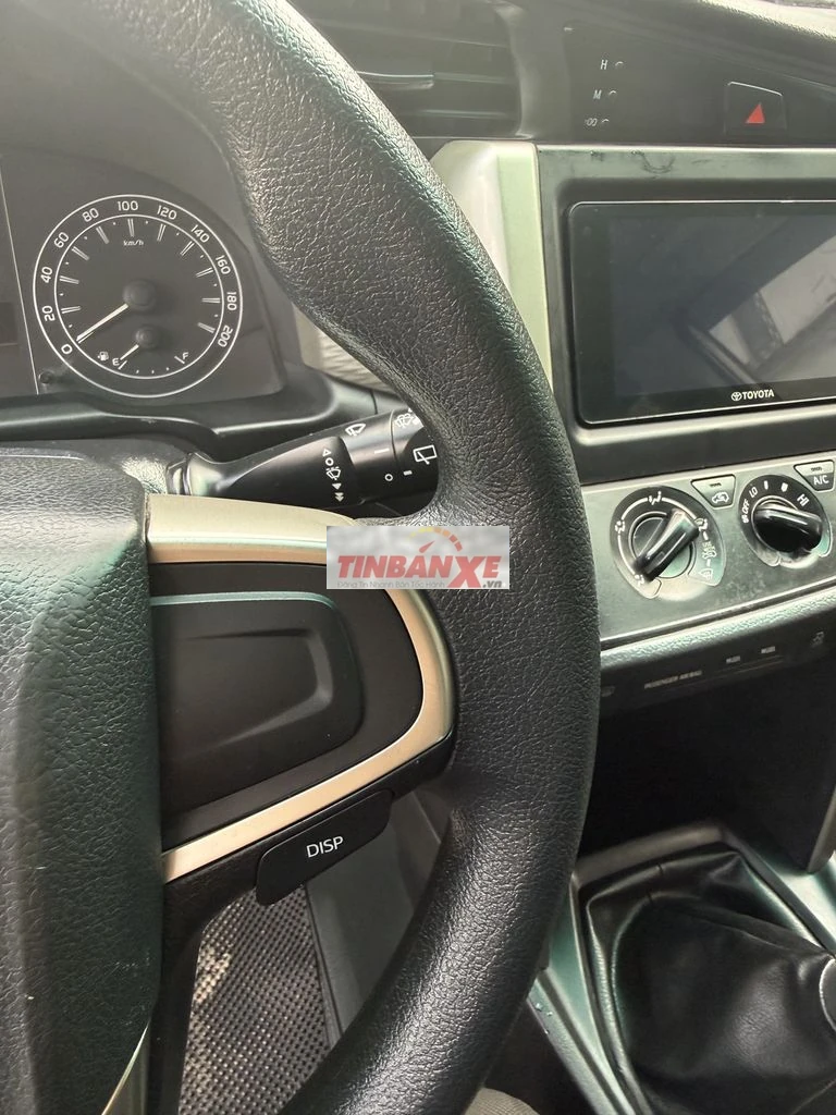 Toyota Innova 2022 Trắng Số sàn 7 chỗ