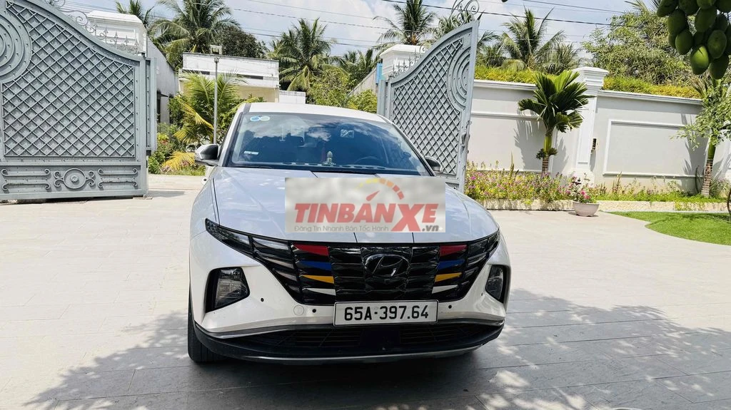 Hyundai Tucson Trắng 5 chỗ bản 2.0 xăng Đặc Biệt