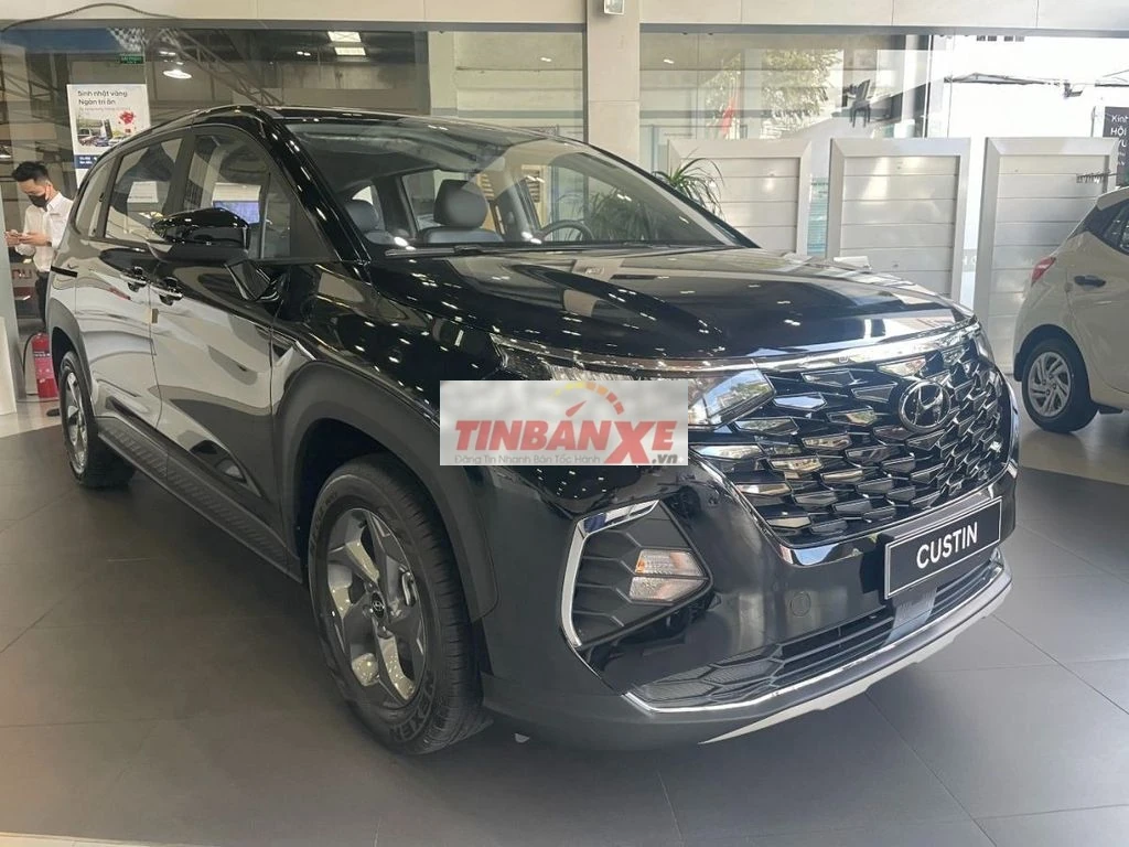 Xe Hyundai Custin Tiêu Chuẩn 1.5T 2026 - 784 Triệu