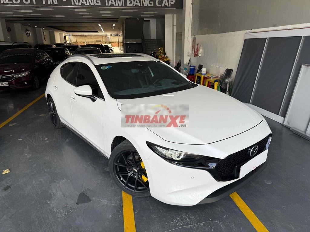 Mazda 3 Sport Premium 2024 nhiều đồ chơi