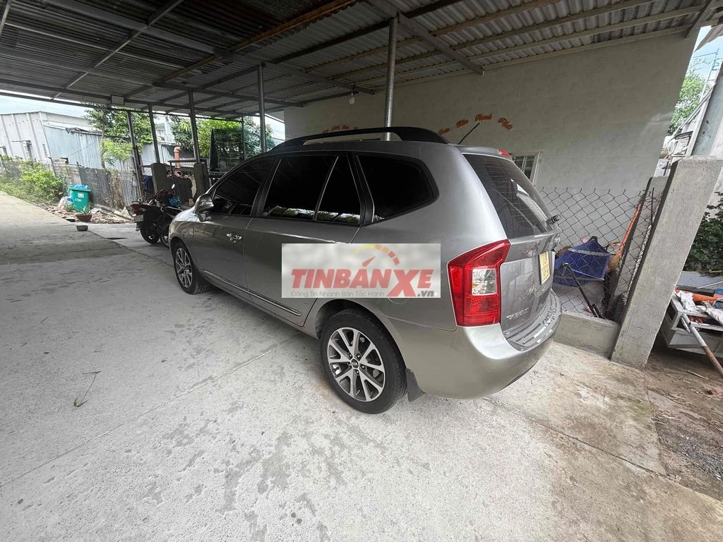 Kia Carens 7 chỗ Xám Số sàn