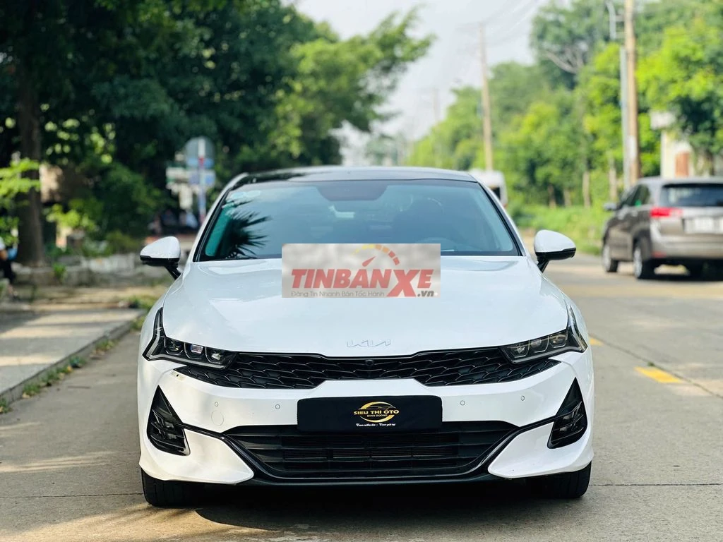 Kia K5 2.0 Premium 2024 Trắng 19.000 km