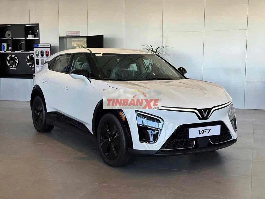 VinFast VF7 ECO TRẮNG CÓ HUB xe sẵn giao ngay