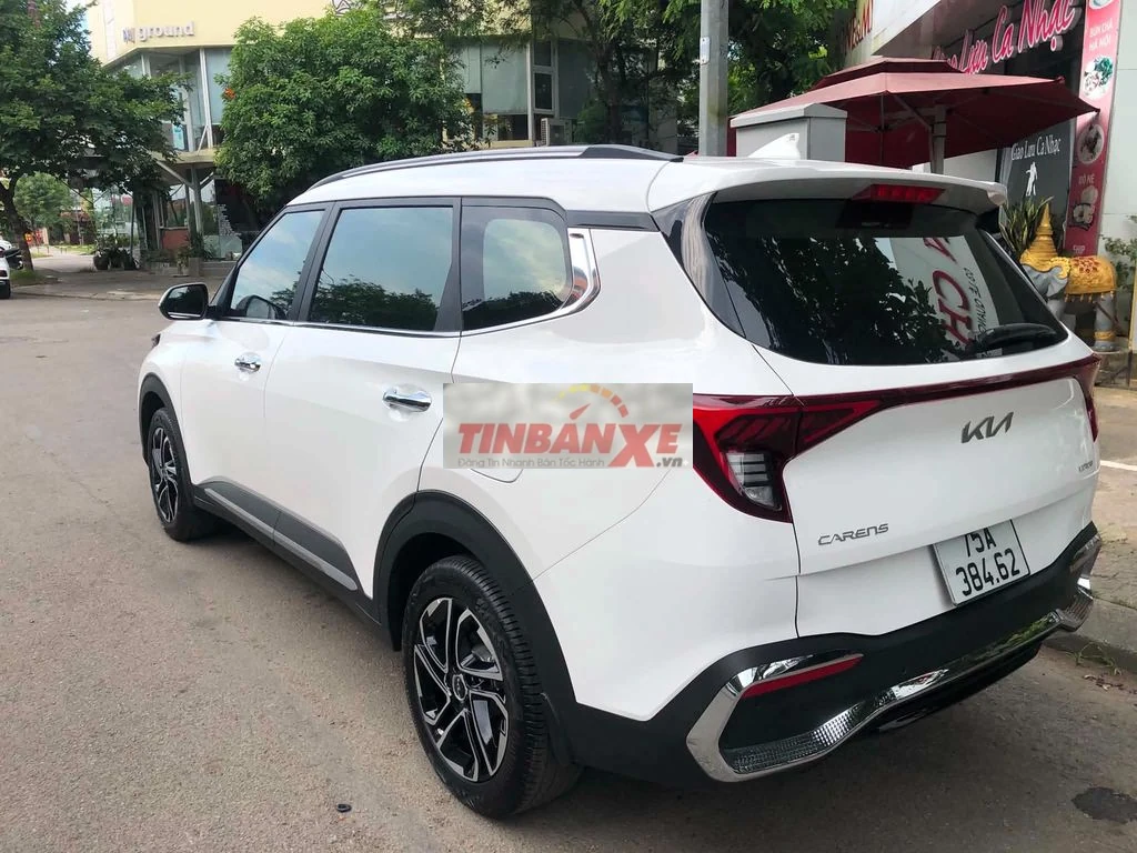 Kia Carens Luxury Trắng 7 chỗ Tự động