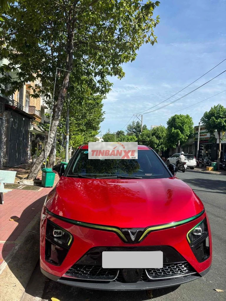VinFast VF7 2024 S - 28000 km