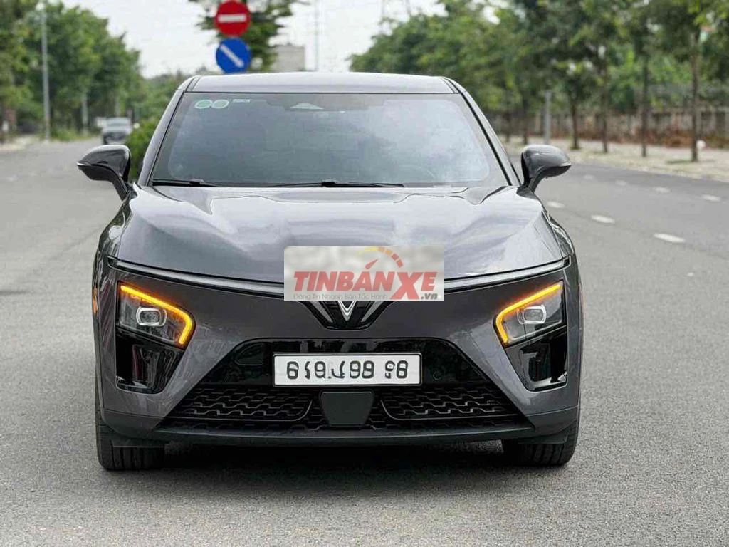 Vinfast VF7 Plus 2025 Xám 10000 km