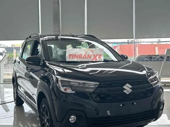 Suzuki XL7 7 chỗ màu Đen
