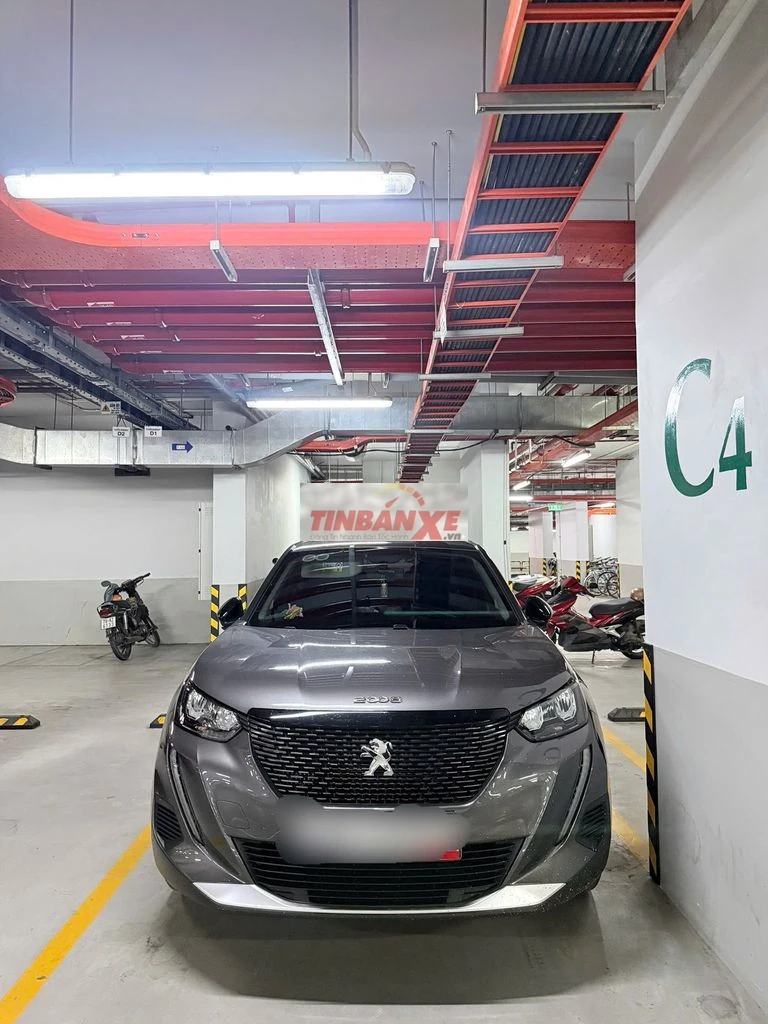 Peugeot 2008 Allure 2025 Xám 17k km
