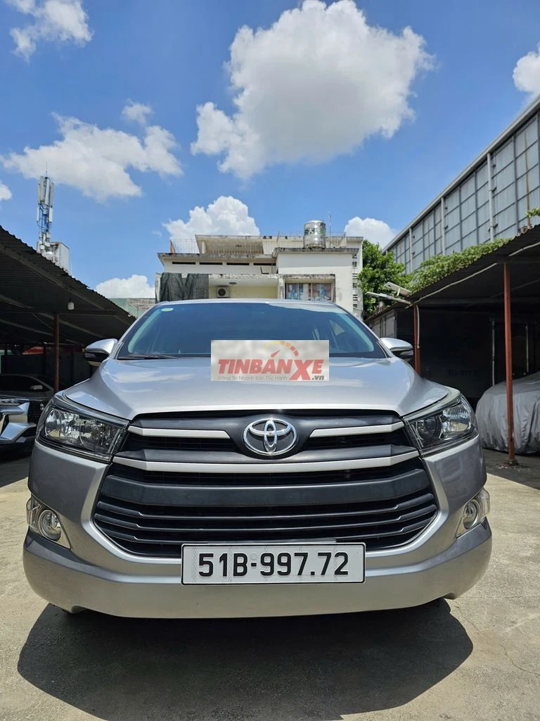 Toyota Innova E 2.0 SX 2017 Số sàn Bạc