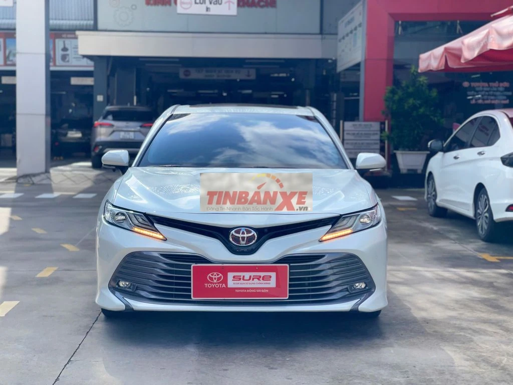 Toyota Camry 2.5Q 2020 Trắng 74,654KM