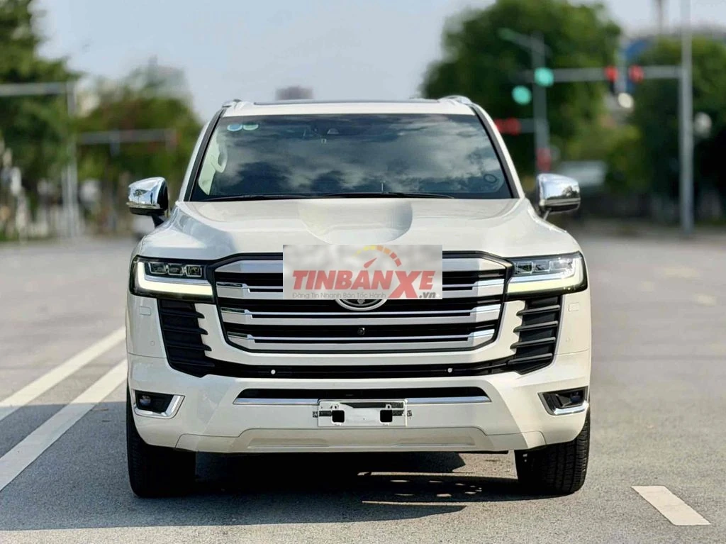 Toyota Land Cruiser 3.5 V6 2024 Trắng nâng cấp