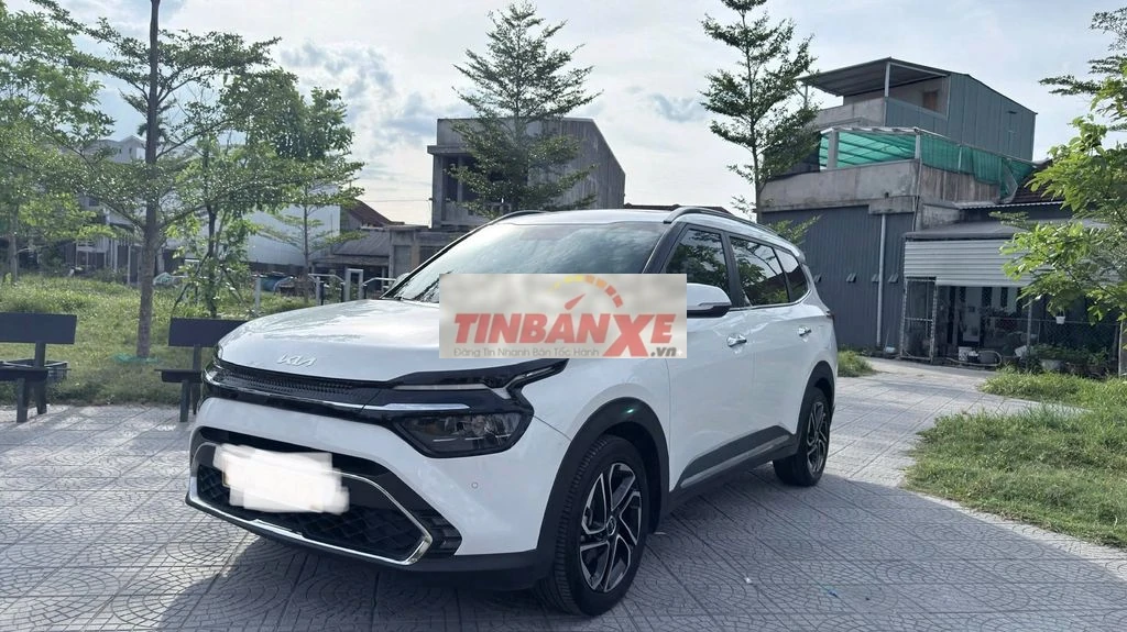 Kia Carens Signature Trắng 7 chỗ Tự động