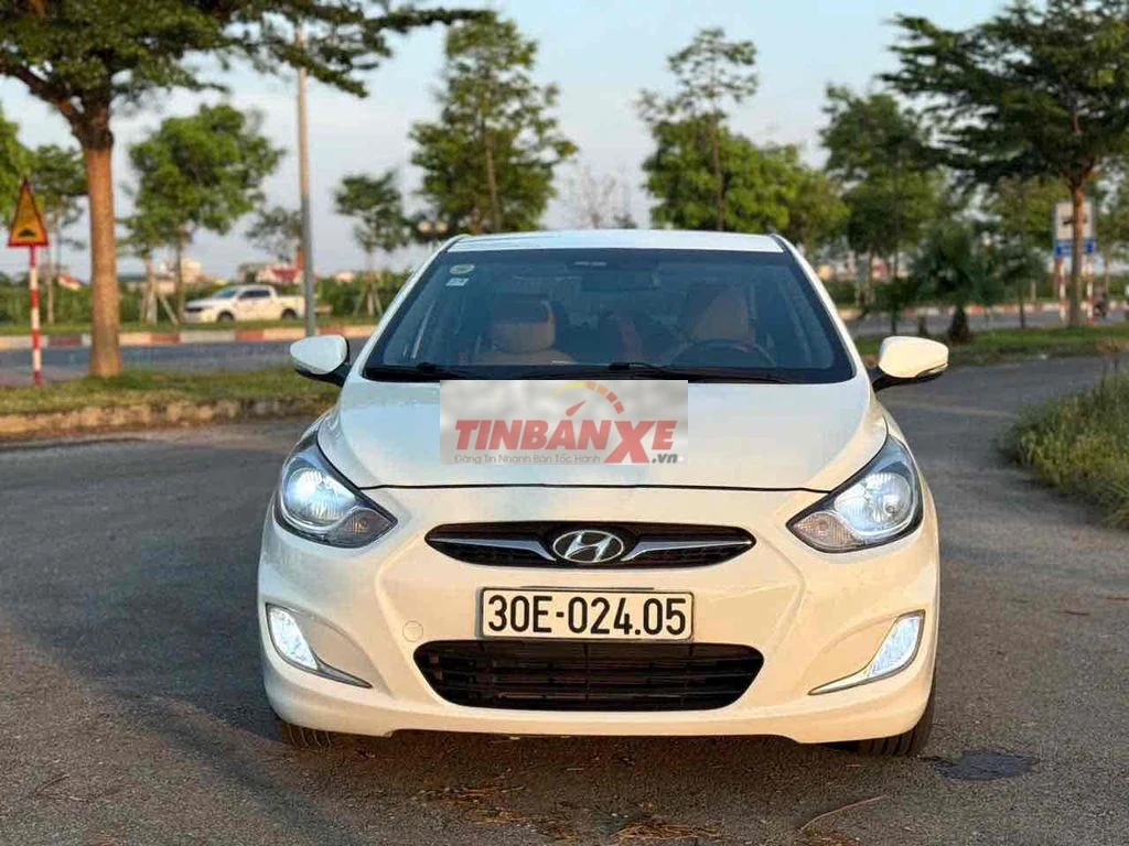 Hyundai Accent 2012 Trắng AT