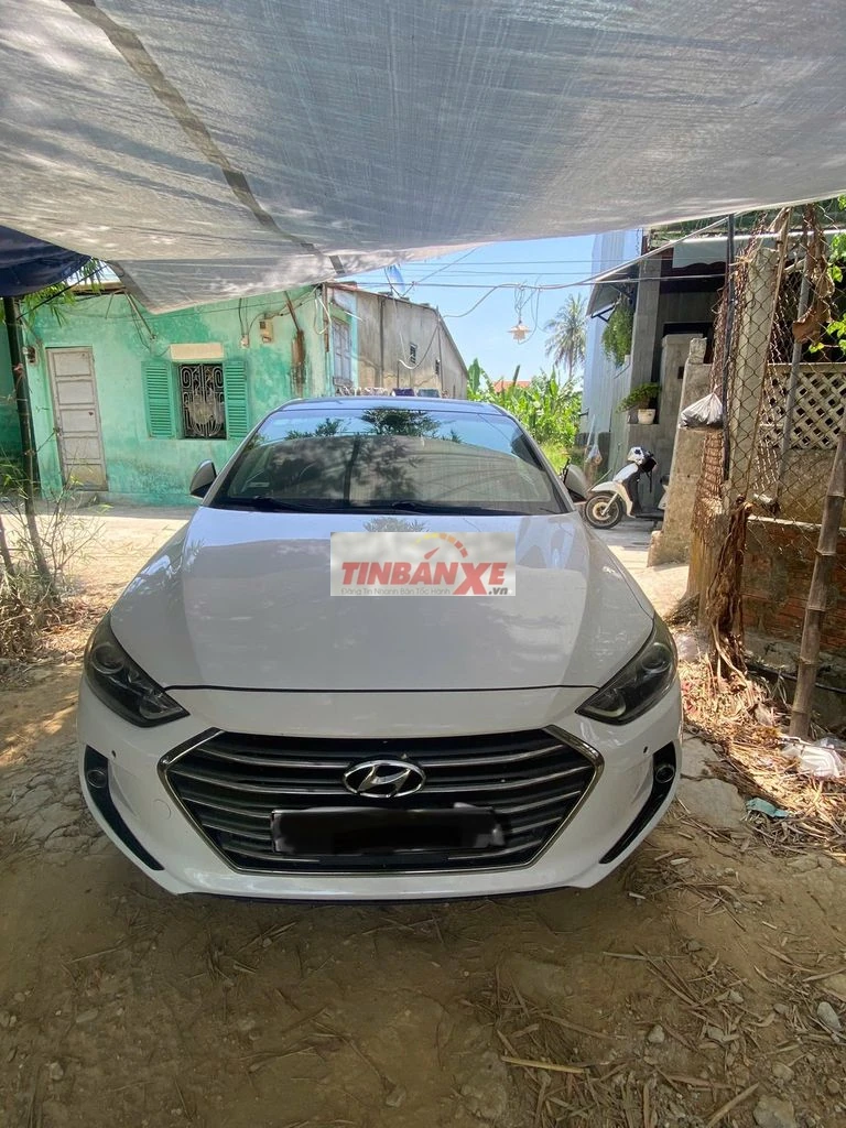 Hyundai Elantra 2016 Trắng 180000 km