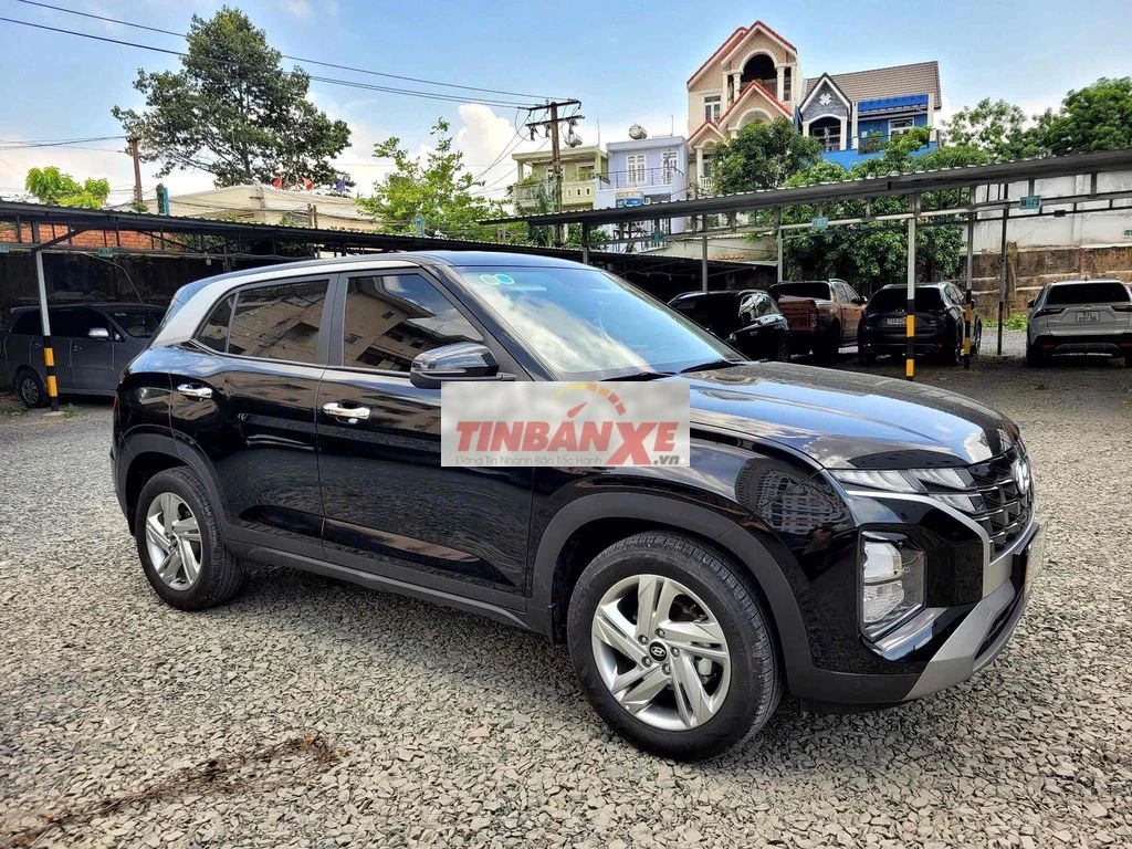 Hyundai Creta AT Tiêu Chuẩn 2023 Đen 24.000 km