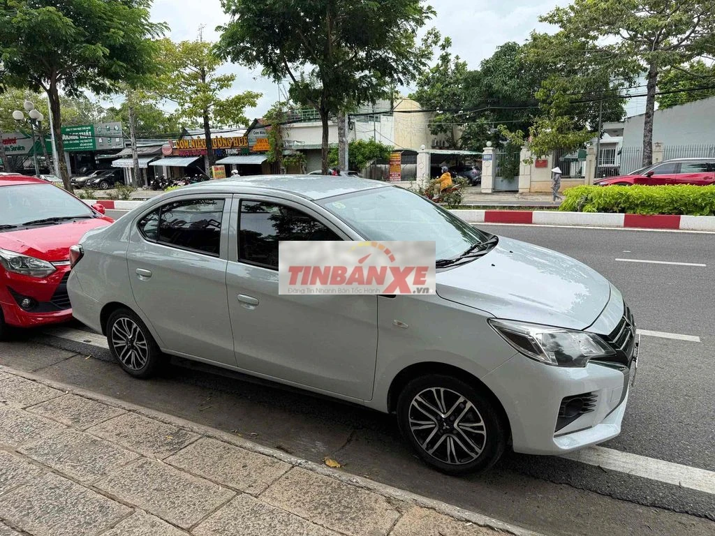Bán xe Attrage 2024 Trắng