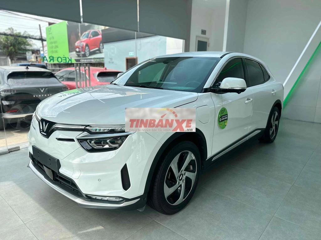 Vinfast VF8 Eco 2024 Mua Pin CATL siêu hiếm
