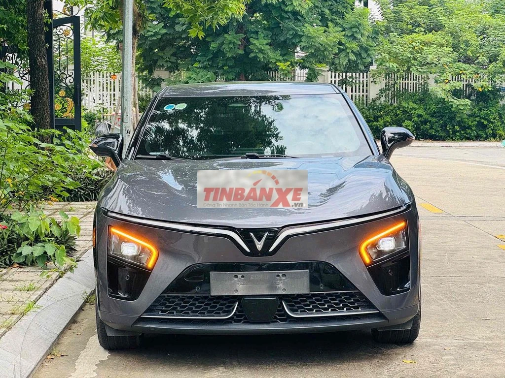 Vinfast VF7 plus 2 cầu 2024 sạc miễn phí