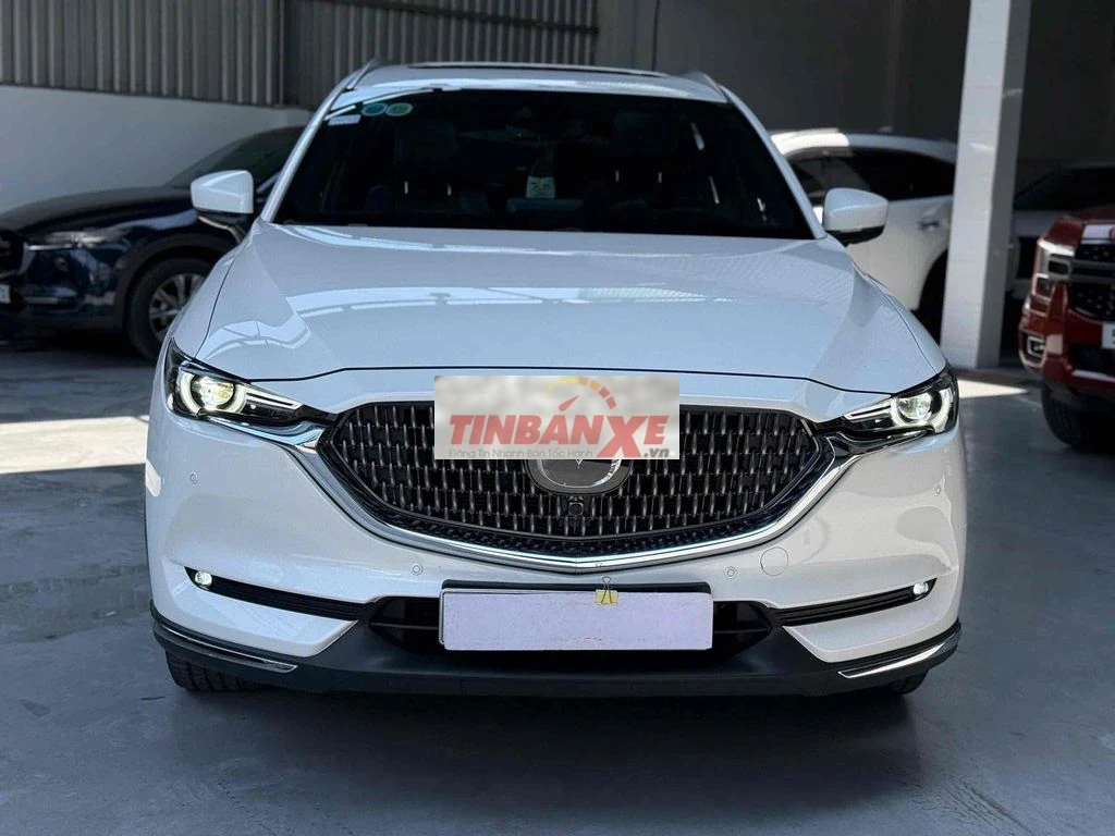 Mazda CX8 Premium 2024 Trắng 7 chỗ 28.000km