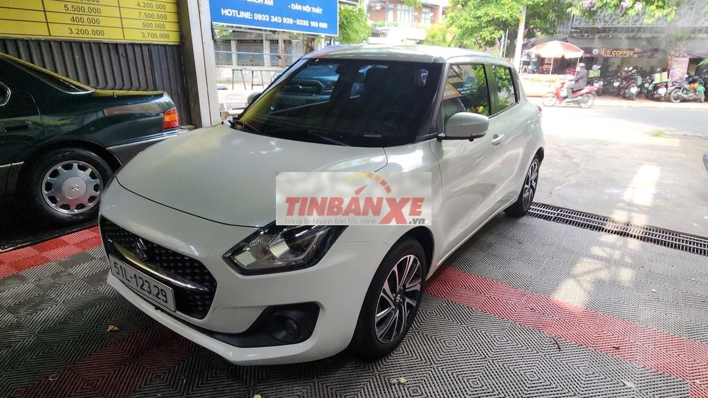 Suzuki Swift GLX 2022 Trắng 36.246 km